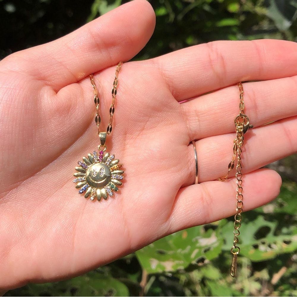 18k Gold Plated Flower Charm necklace - Picture 11 of 16